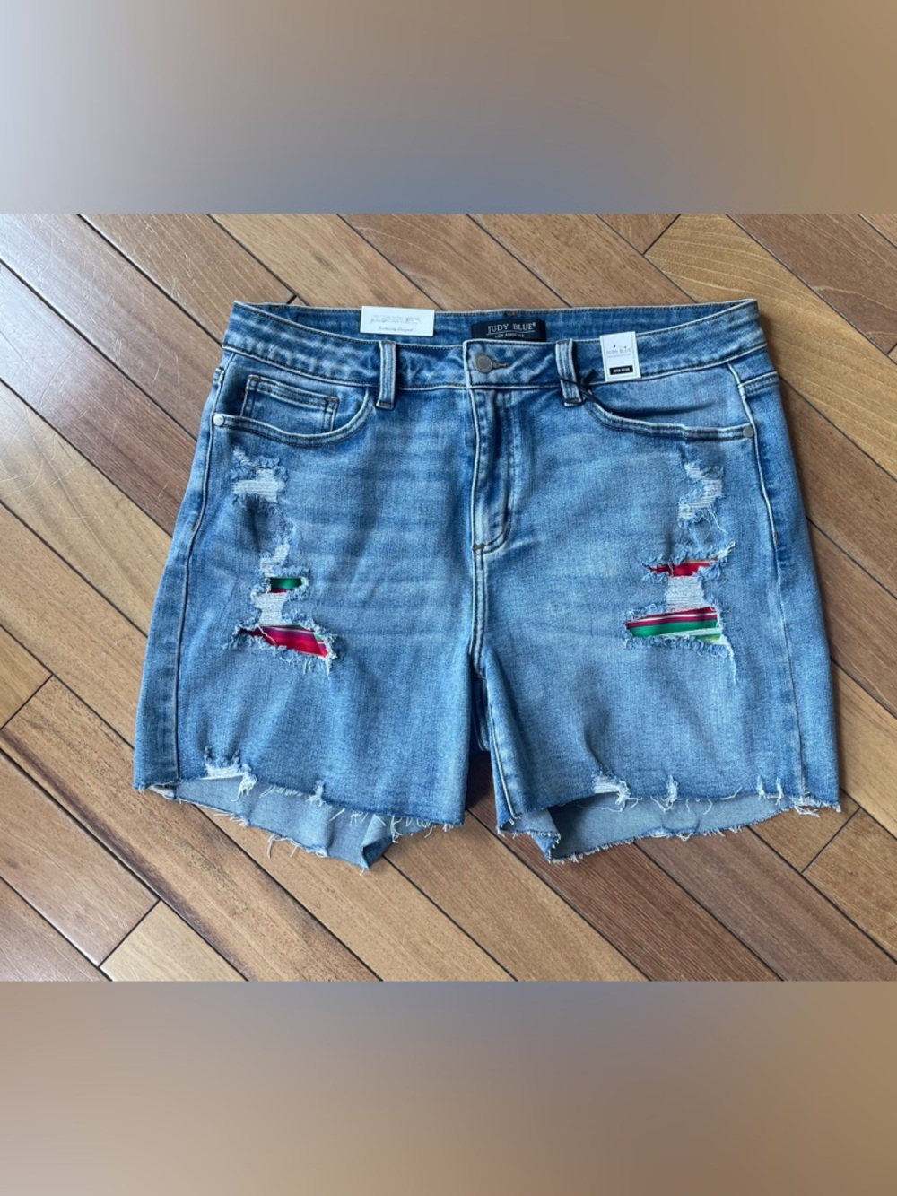 Judy Blue Plus Sz 2XL Serape Patch Distressed Denim Shorts Mid Rise Raw Hem NWT - Picture 12 of 14